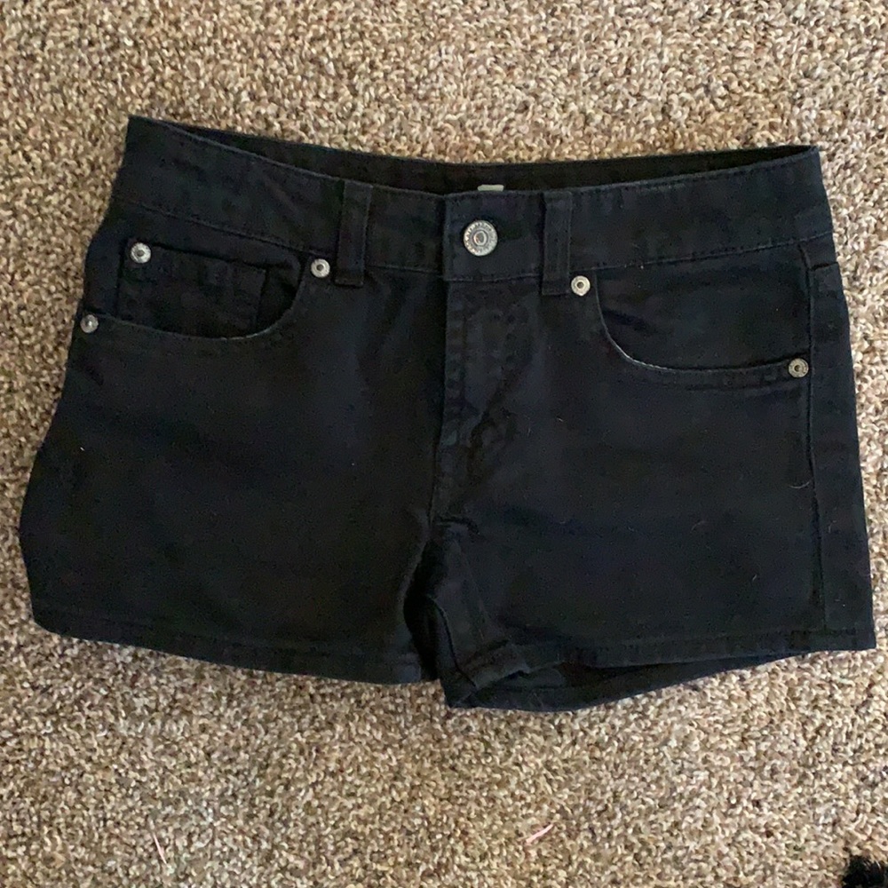 Girls black Jean shorts (7 for all man kind)